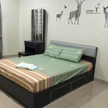 Sri Manjung Ma Maison Homestay Лумут Экстерьер фото