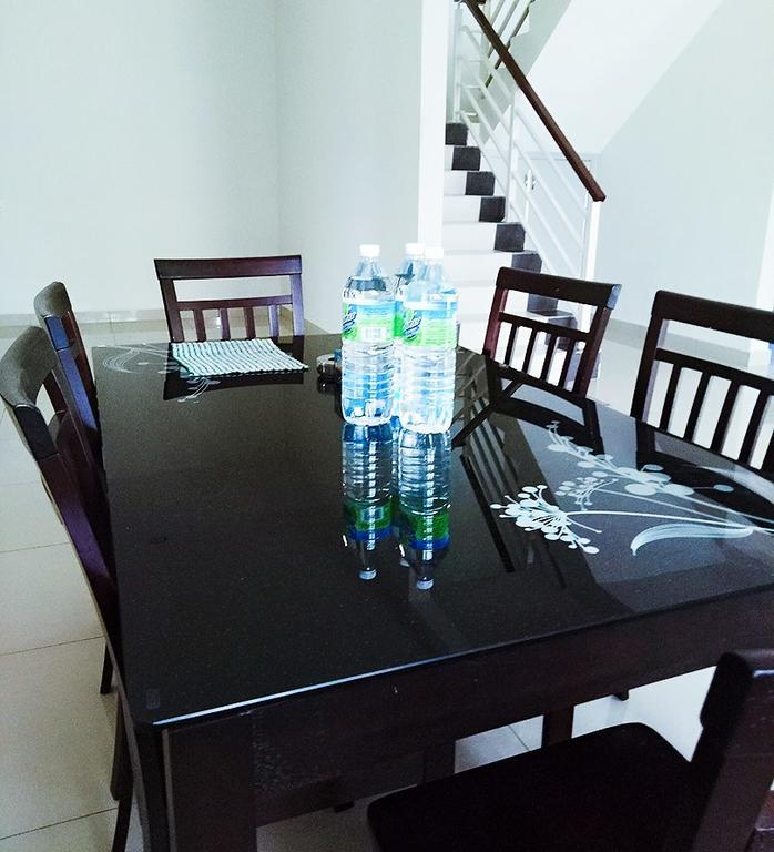 Sri Manjung Ma Maison Homestay Лумут Экстерьер фото
