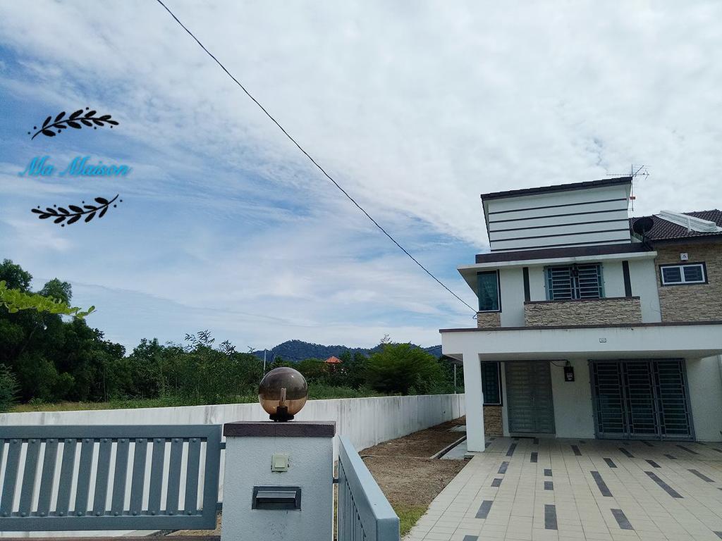 Sri Manjung Ma Maison Homestay Лумут Экстерьер фото